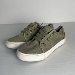 Blowfish Slip On Shoes - Army Green SIZE 7 - Only worn a few times, very clean!